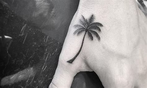 palmera tatuaje|Tatuajes de palmeras: añorando el verano